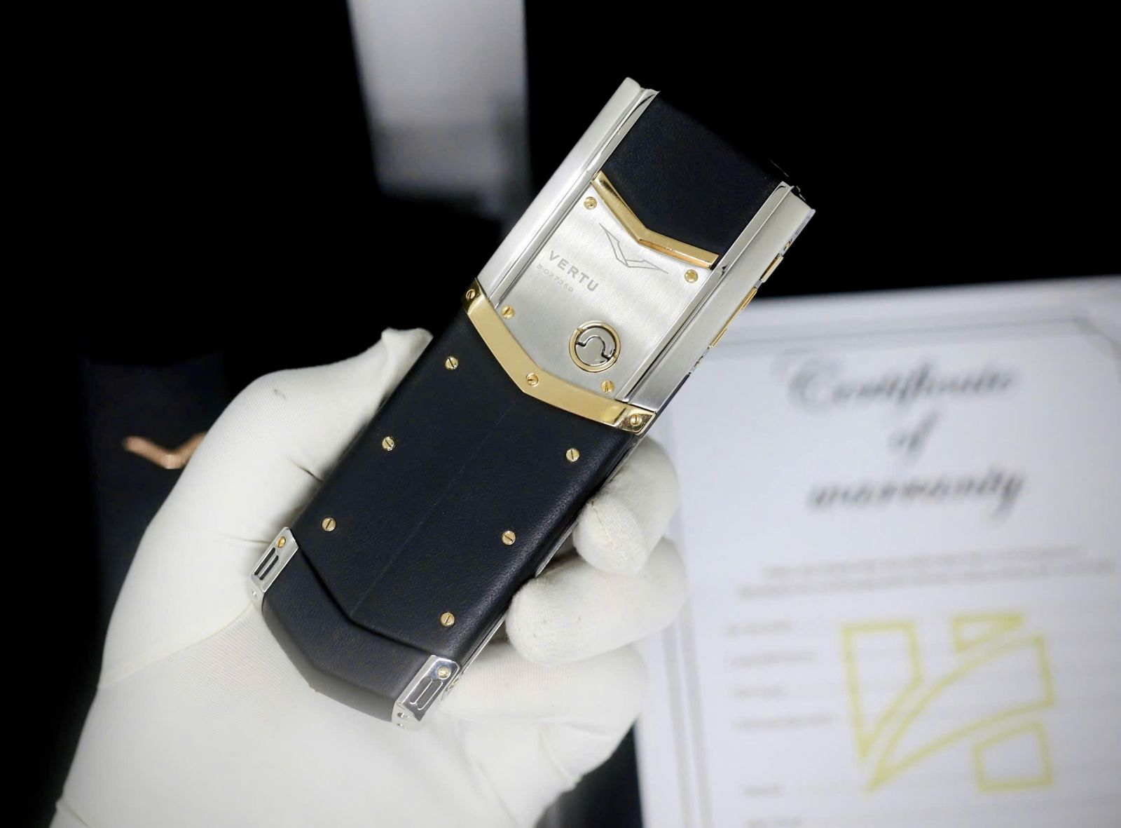 ĐIỆN THOẠI VERTU SIGNATURE S THÉP ĐIỂM VÀNG CHANH